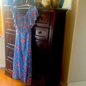 Buy 2 for $12 each ❤️. Maxi dress from Avenue. Size 18/20. NWT. Off Shoulder